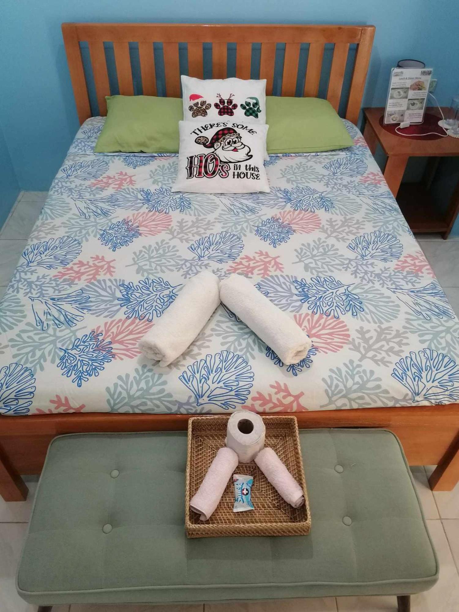 Andresas Homestay Лобок Экстерьер фото